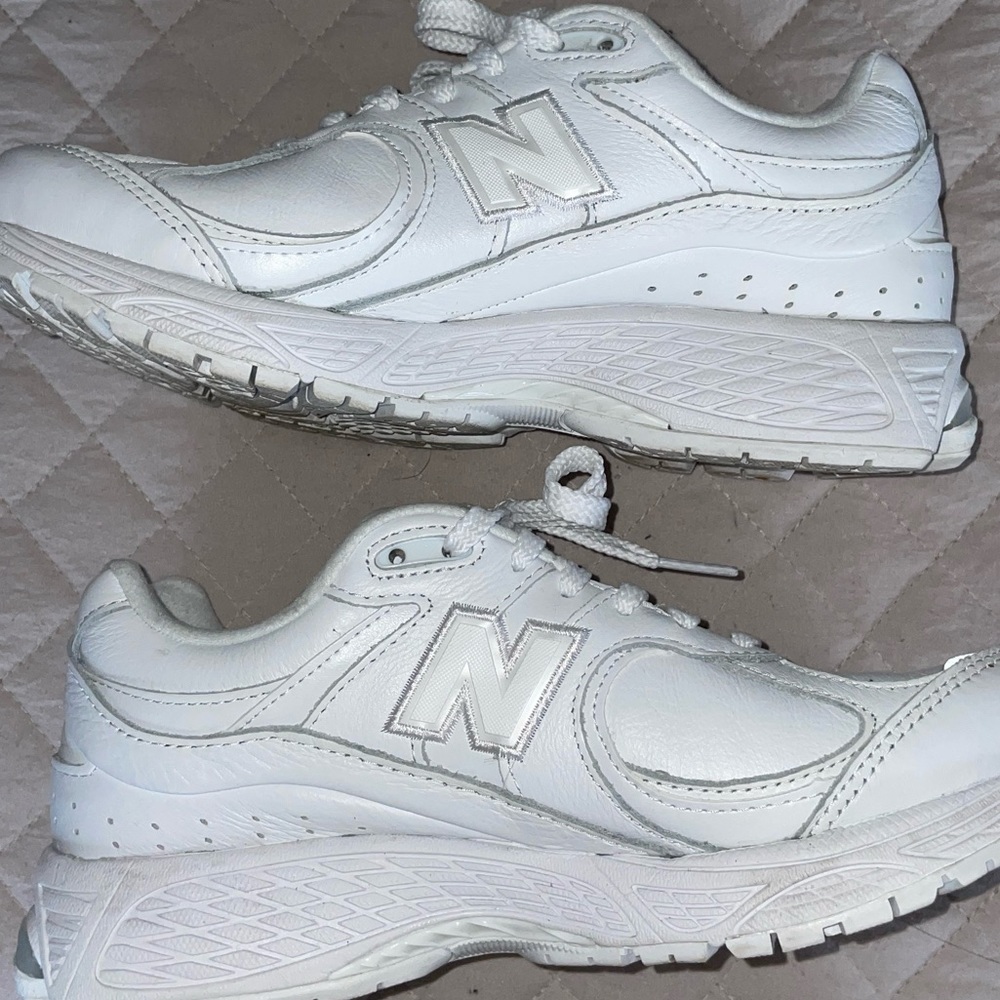 New Balance Sneakers Sz 8.5 - Picture 5 of 12